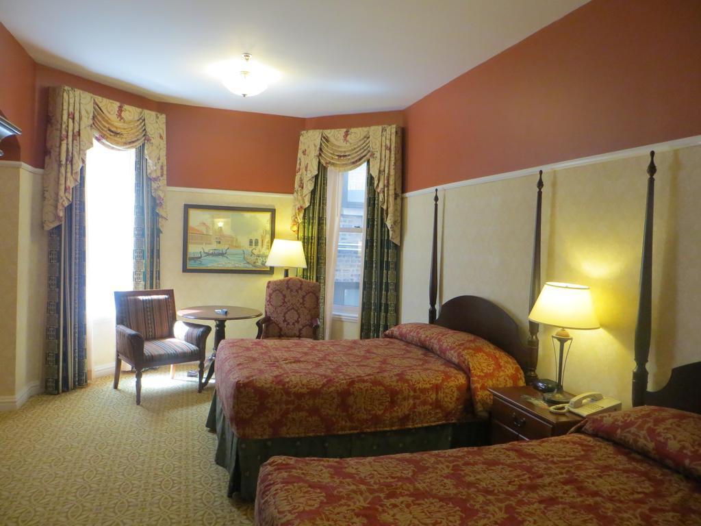 Carleton Of Oak Park Hotell Eksteriør bilde