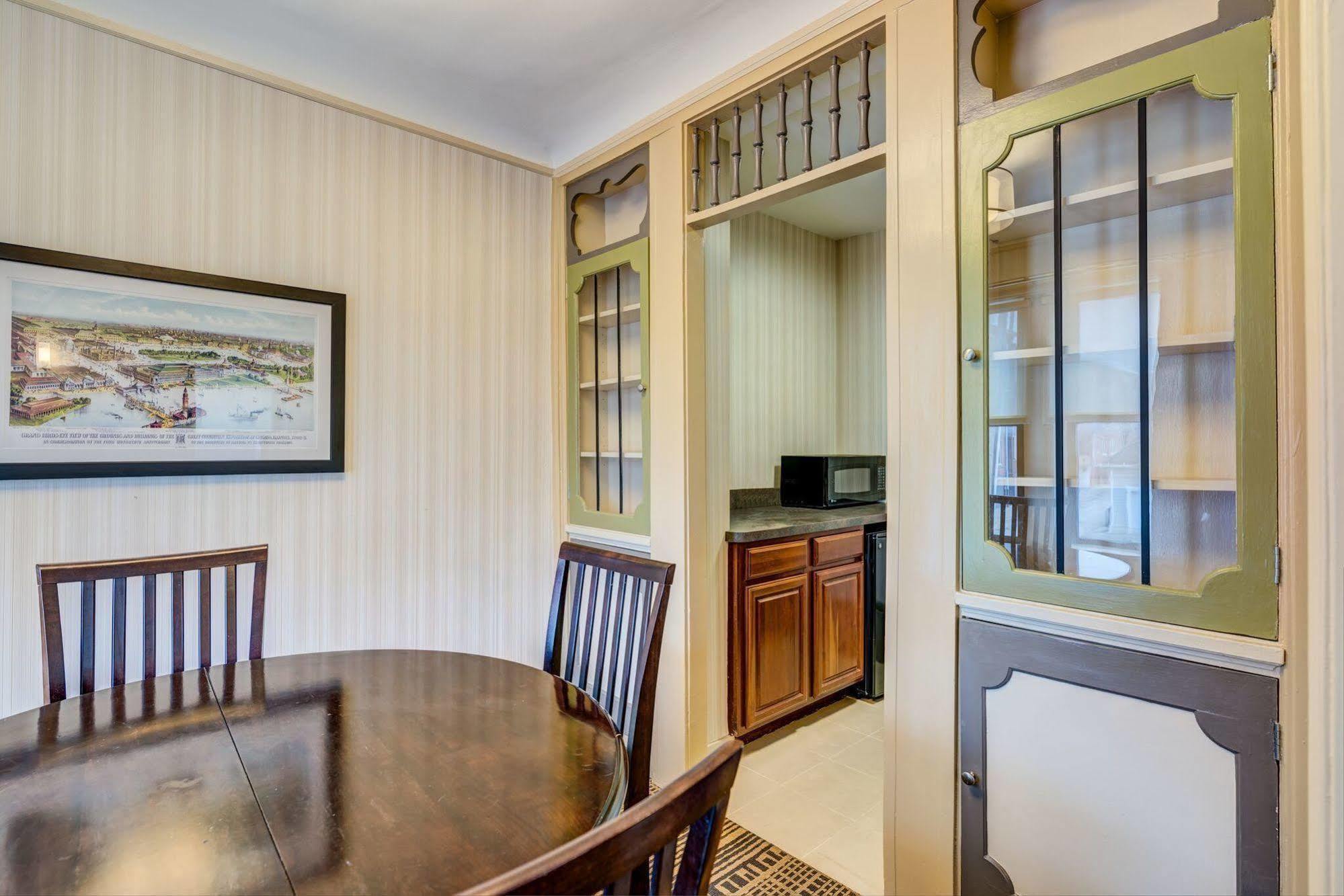 Carleton Of Oak Park Hotell Eksteriør bilde