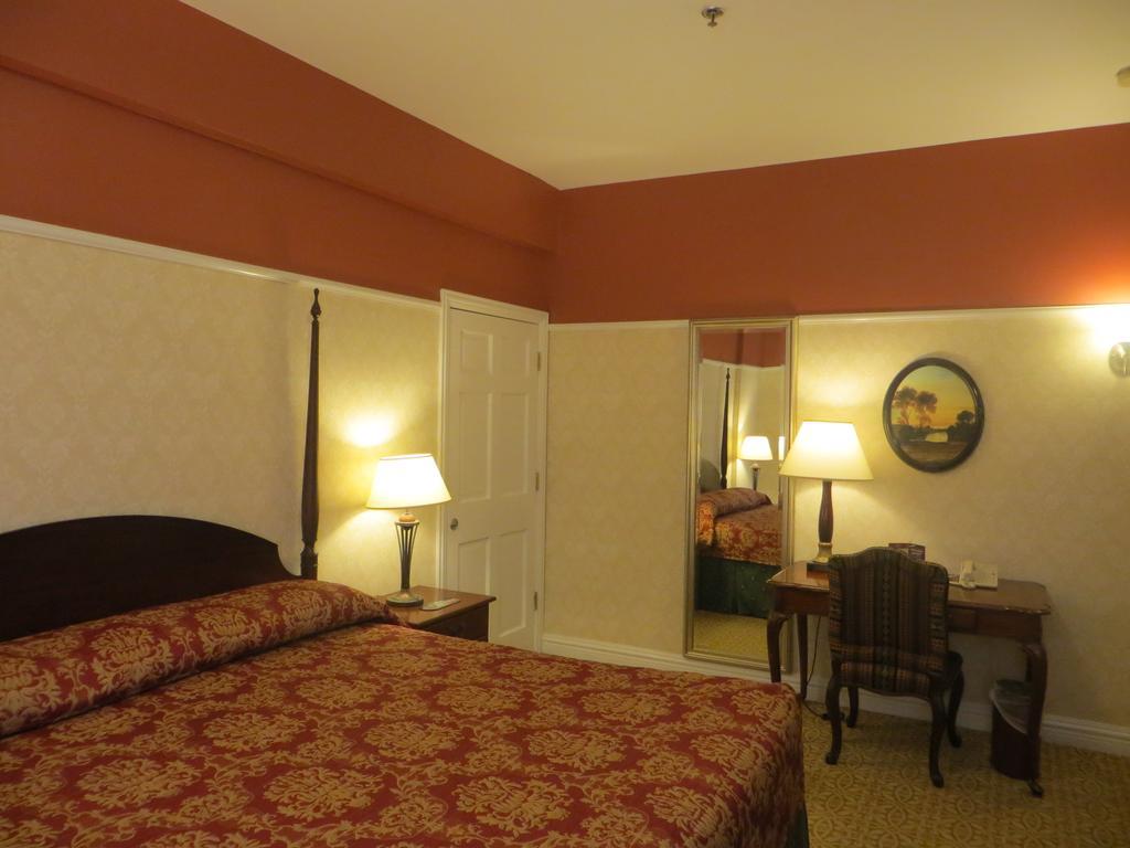 Carleton Of Oak Park Hotell Eksteriør bilde