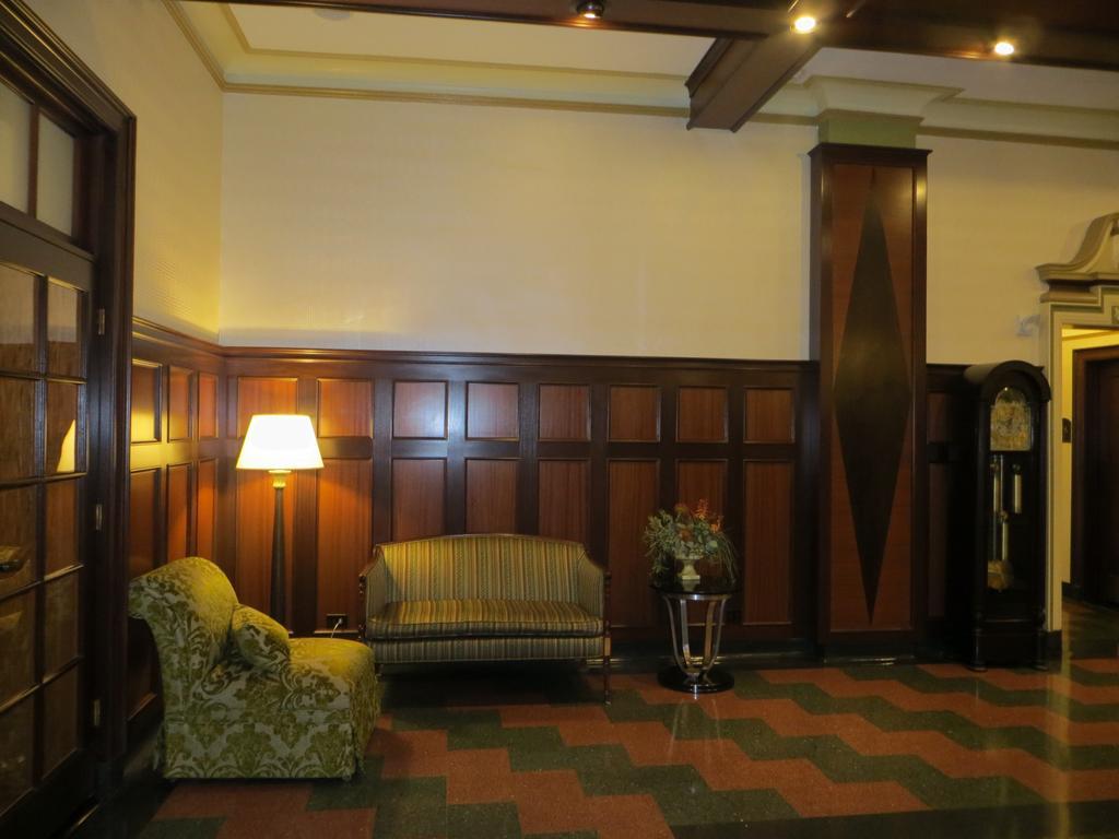 Carleton Of Oak Park Hotell Eksteriør bilde