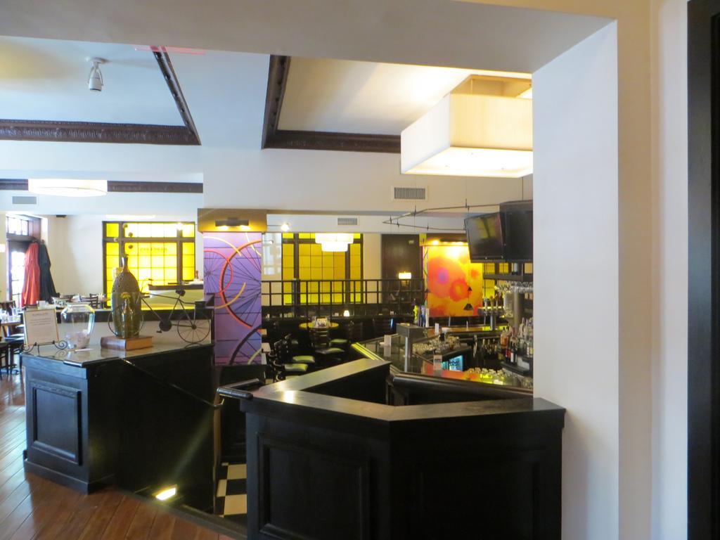 Carleton Of Oak Park Hotell Eksteriør bilde