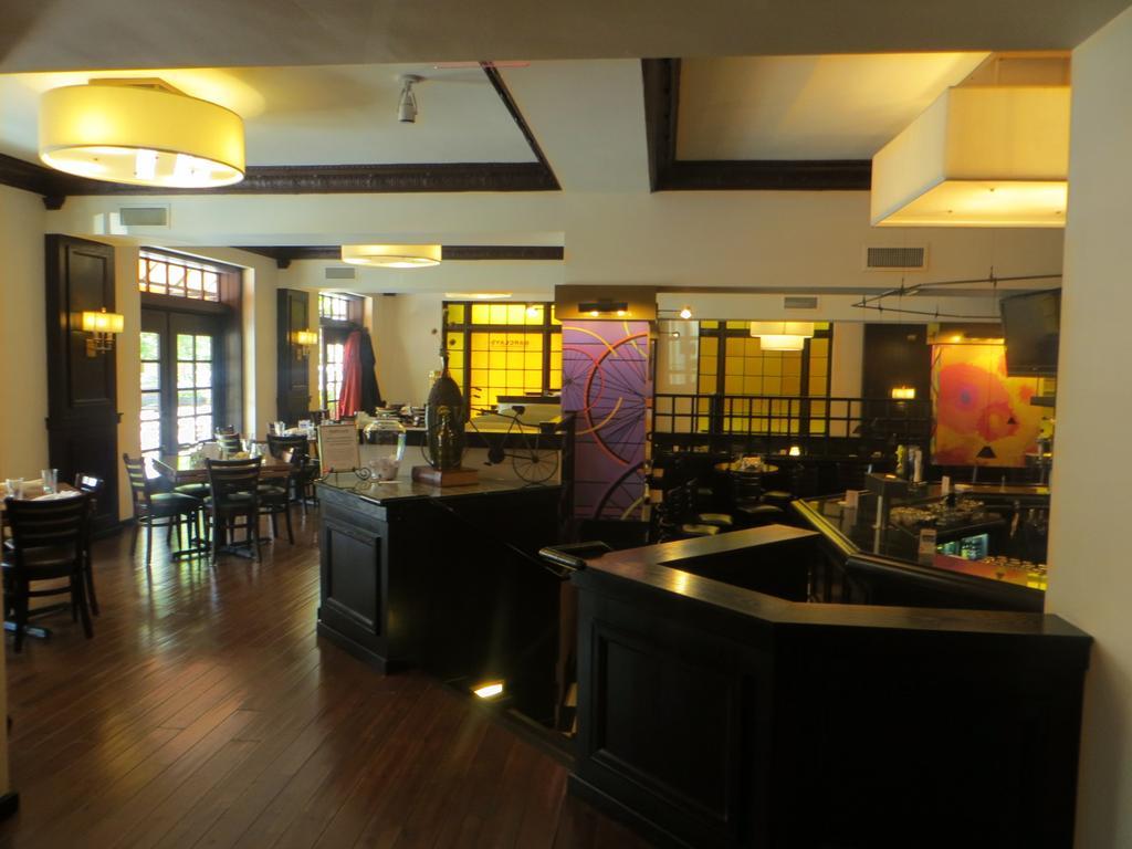 Carleton Of Oak Park Hotell Eksteriør bilde