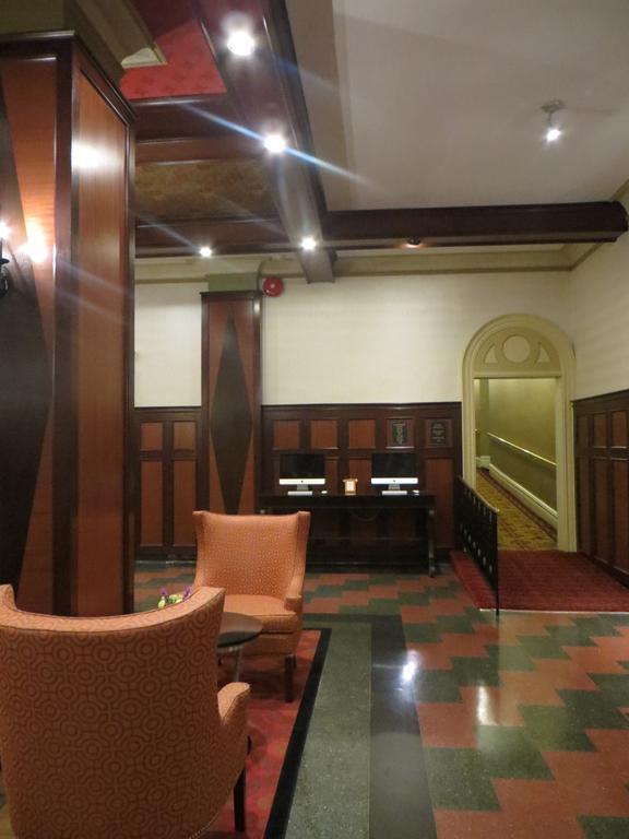 Carleton Of Oak Park Hotell Eksteriør bilde