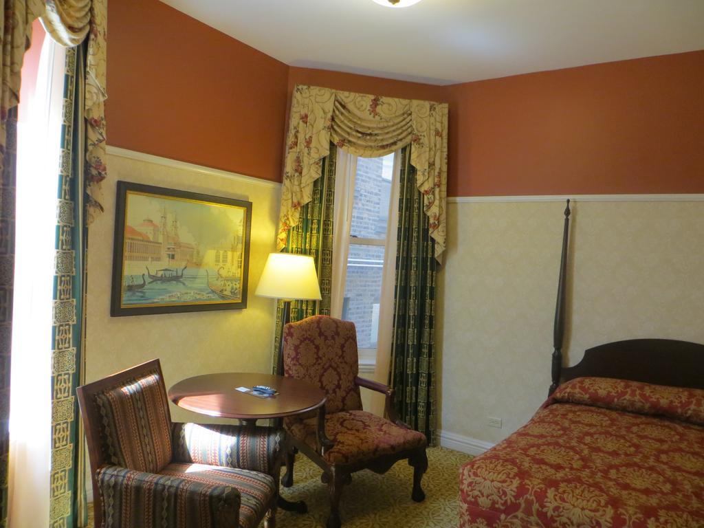 Carleton Of Oak Park Hotell Eksteriør bilde